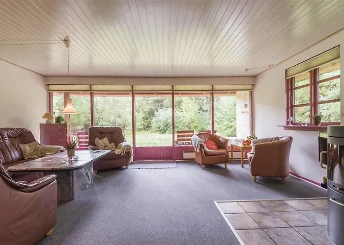 Villa With Thatched Roof And Calm Blåvand