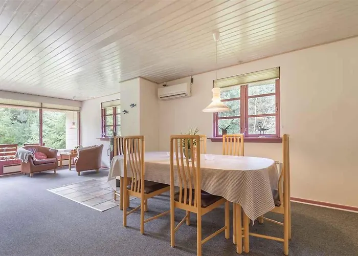 Villa With Thatched Roof And Calm Blåvand
