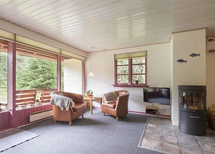 Villa With Thatched Roof And Calm *