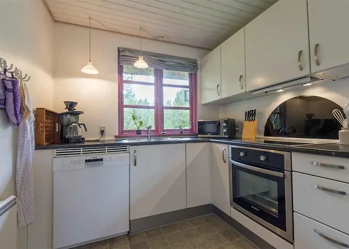 Villa With Thatched Roof And Calm Blåvand